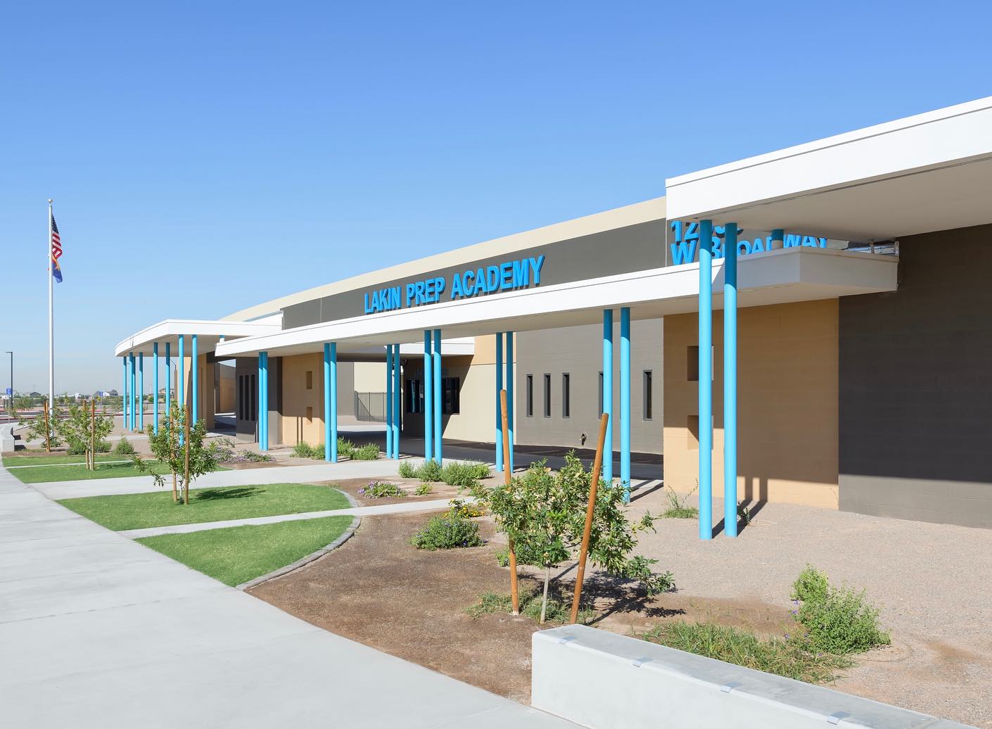 A picture of the front of the Lakin Prep Academy main building in Avondale, Arizona.